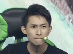 【八卦周边】AG超玩会梦泪赛后秀恩爱