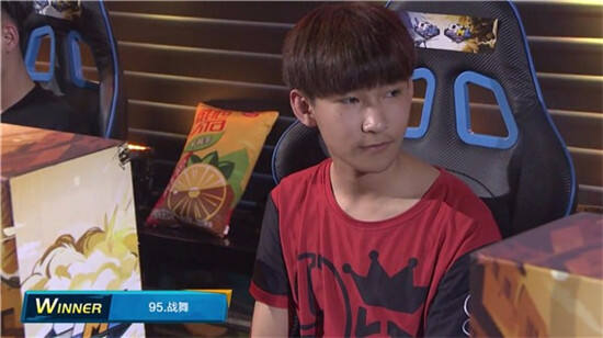 初生牛犊不怕虎 新人战舞夺得狙神