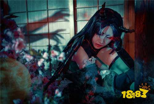 阴阳师cos吸血姬 女王大人请吸我的血