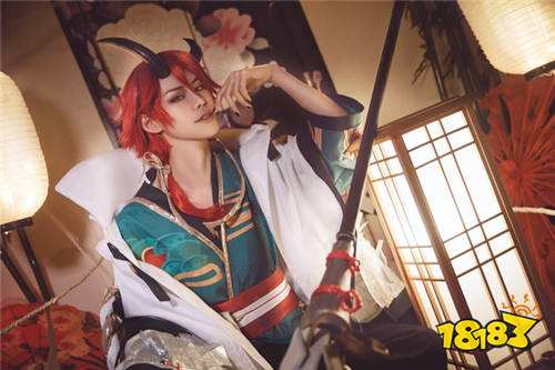 颜好的阴阳师夜叉cos 这小哥哥笑起来有点酥