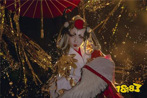 手持纸伞的姑获鸟 阴阳师cos善良的鸟姐