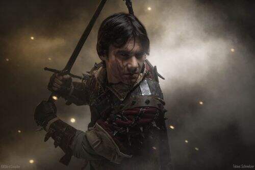 巫师3艾斯凯尔cos比杰洛特还要猛男