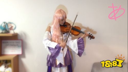 二次元美女小提琴家Ayasa cosplay玩转次元之音