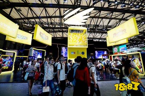 2018CJ最有趣展台:6米高扭蛋机震撼亮相 扭蛋比足球还大