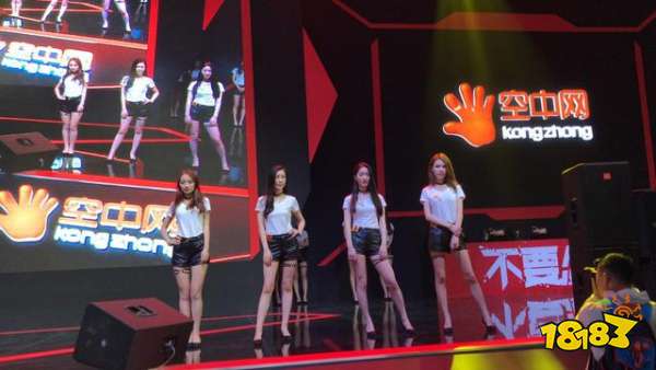 RNG、IG现身ChinaJoy,现场粉丝挤到站不下!