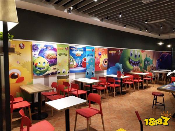 波拉哩紧急召唤 这个夏天在肯德基畅玩球球大作战