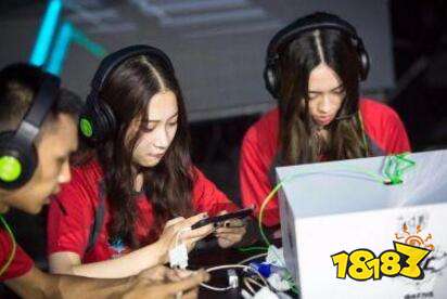 球球大作战2018塔坦杯落幕 FOX战队夺冠周冬雨现场助阵