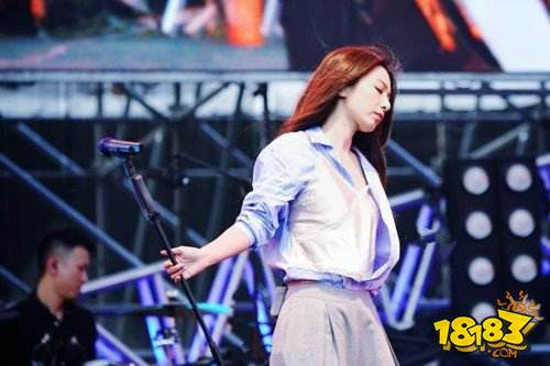 现场炸裂粉丝泪崩 窦唯老师再唱重返魔域