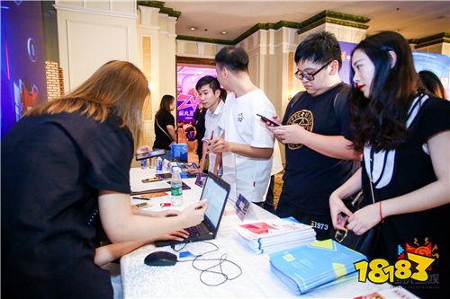 三十人玩的集体游戏 195-1Z5241I939.jpg@!18183