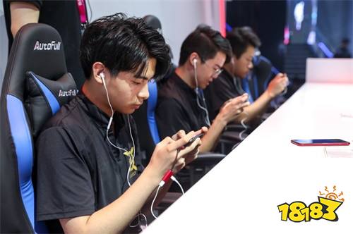 职业战队、人气主播“水友战”超过瘾!《和平精英》手游燃爆ChinaJoy2019