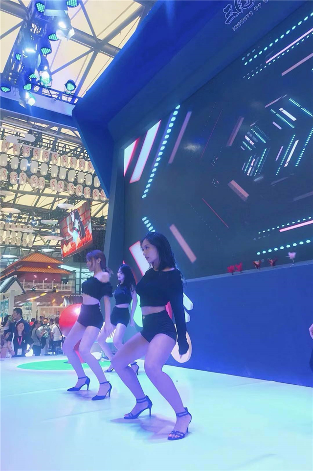 上海偶像女团Luckyrocky空降2019chinajoy 