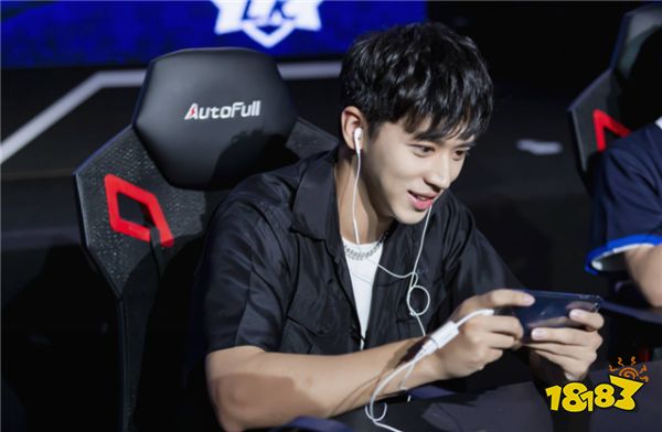 2019QQ手游名人赛空降苏州阳澄国际电竞馆,李现携手虎牙主播呈现精彩赛事