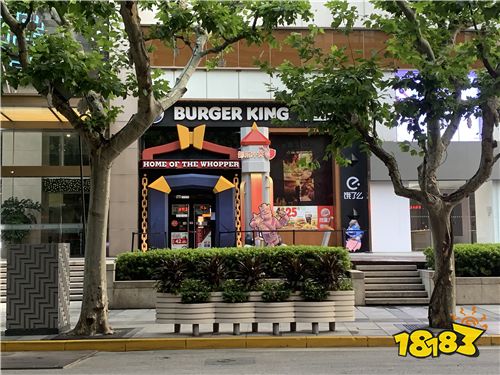部落冲突野蛮人之王搞事:入侵上海汉堡王快闪店
