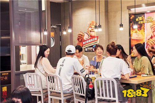 部落冲突野蛮人之王搞事:入侵上海汉堡王快闪店