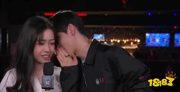 Theshy希然怎么回事？Theshy在希然耳边说了什么？