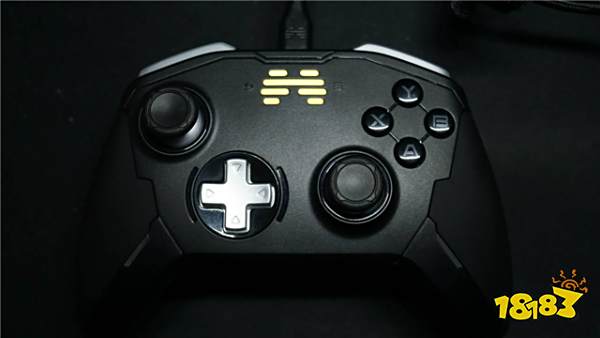 《生化危机3：重制版》击败火焰追击者技巧 有北通宙斯精英游戏手柄轻松应战