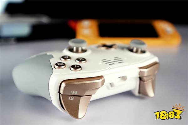 北通宙斯首次登陆ChinaJoy 国产精英能否撼动XBOX手柄地位？！