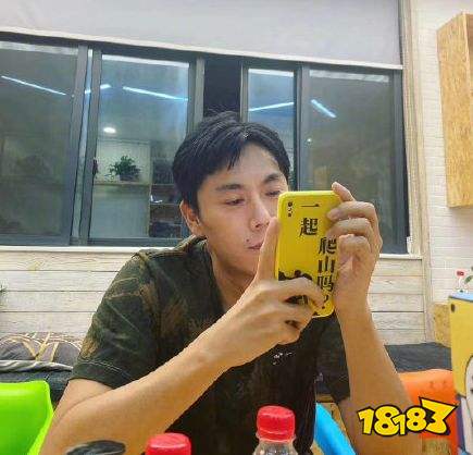 《抖音》一起爬山嗎什么梗