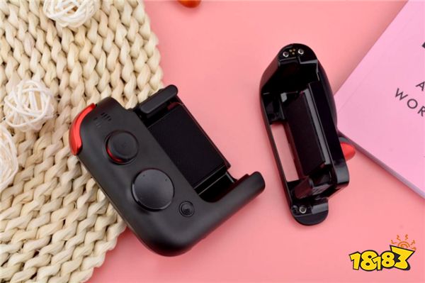 七夕和女神甜蜜吃鸡就用北通G2吃鸡神器