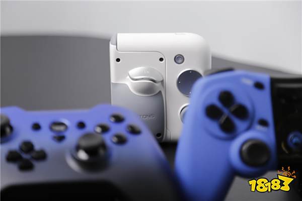 手游手柄要的就是便携 随时随地都能玩