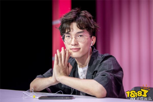 孟美岐首次游戏直播,率队与虎牙主播难言、宝子、柔柔开黑《和平精英》