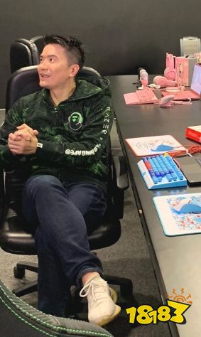 Razer X BAPE，Min与林俊杰泄密始末