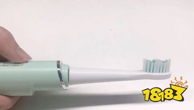 不到50块钱的电动牙刷...不仅能刷牙，还能洁面，用起来不输大牌！