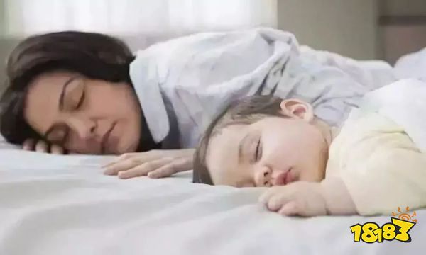 床上放个它，1000W螨虫集体自杀，比太阳暴晒强10000倍，每天不到一毛钱！
