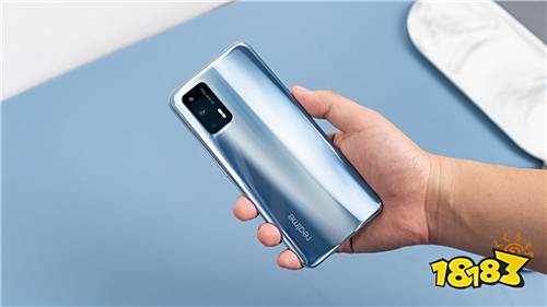 realme真我GT游戏实测:连续4个小时王者+吃鸡 我惊艳了