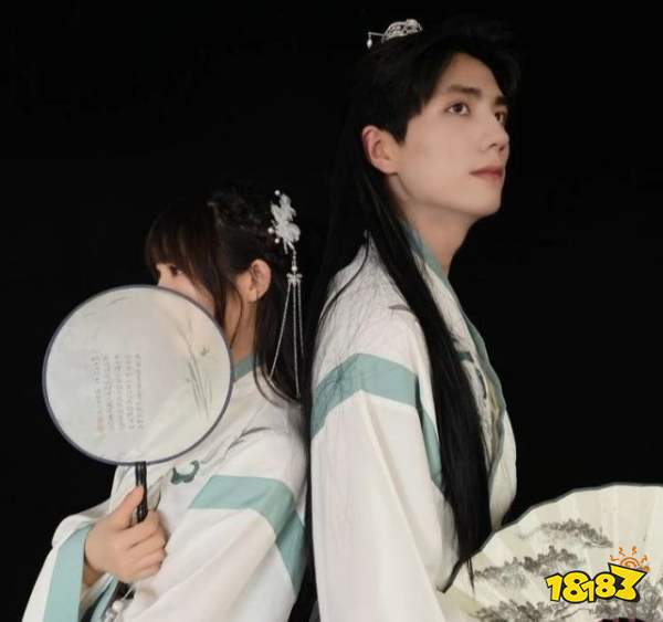 林晚晚钻果然裤裆引争议露脸一段时间后又遮脸被质疑又用替身