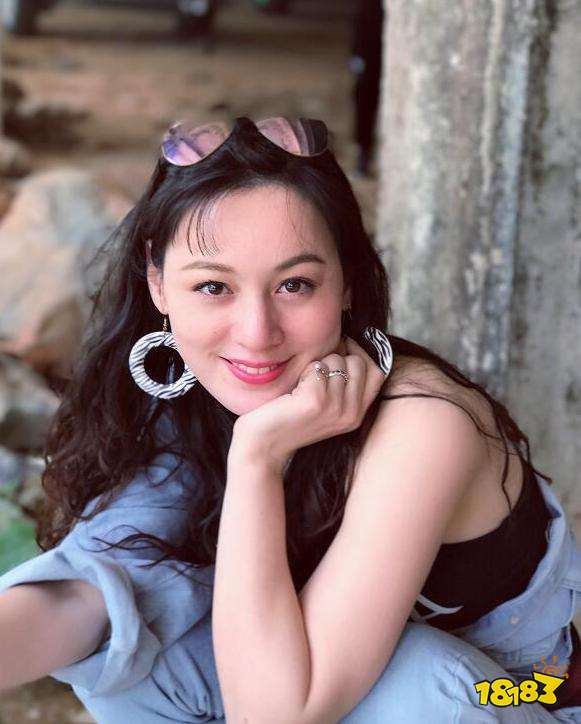 抖音唐艺微博图片网红唐艺早期素颜照写真大全唐艺个人照片欣赏