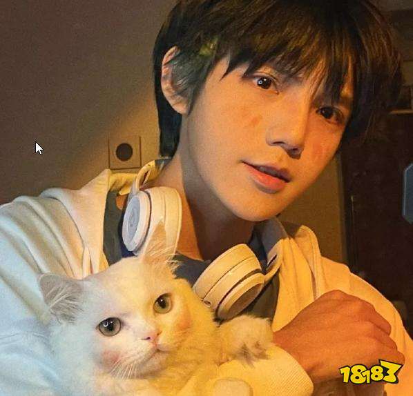 于震2dp演绎年下小奶狗抖音男友系视频