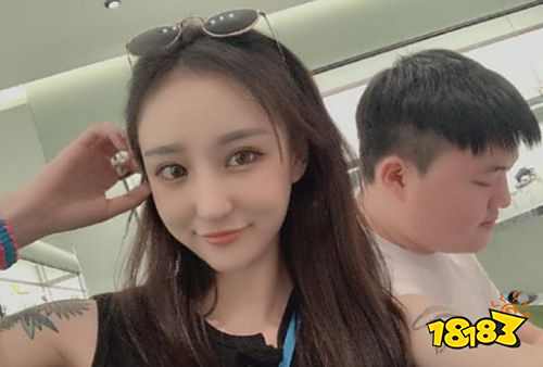 UZI求婚成功女朋友奥咪咪 两人恋爱史回顾