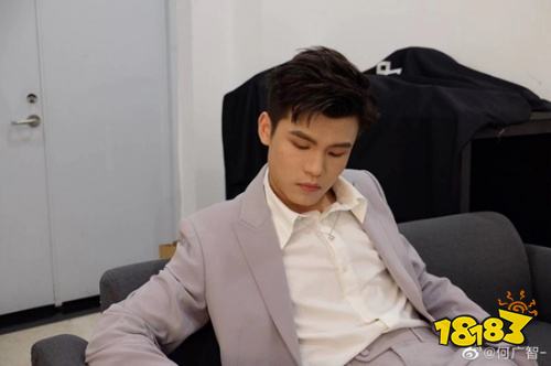 脱口秀里最会下棋的！何广智携手神超、红莲、丸子哟，开启虎牙金铲铲之战直播首秀！