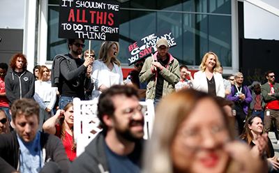 拳头败诉，赔偿一亿刀！