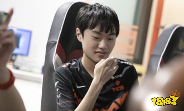 LOL左手怎么了 Knight人设崩塌