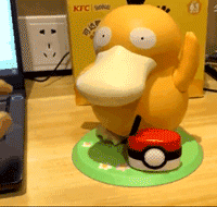 明明是为小朋友们准备的可达鸭玩具，你们成年人咋全抢光了？