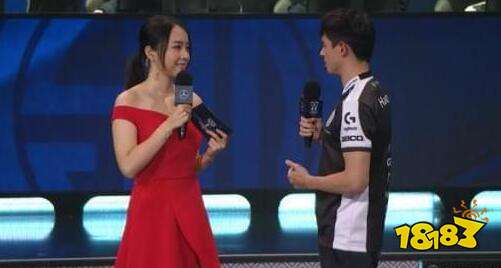 余霜解说衣服掉了吗 LOL解说余霜衣服掉了原图