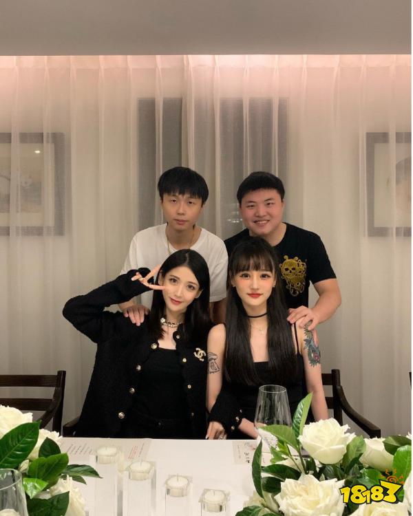 Uzi女友纹身有哪些 LOLuiz女友纹身介绍