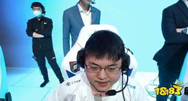 BIN和呼吸互换,UZI离队,资本操纵下选手何去何从?