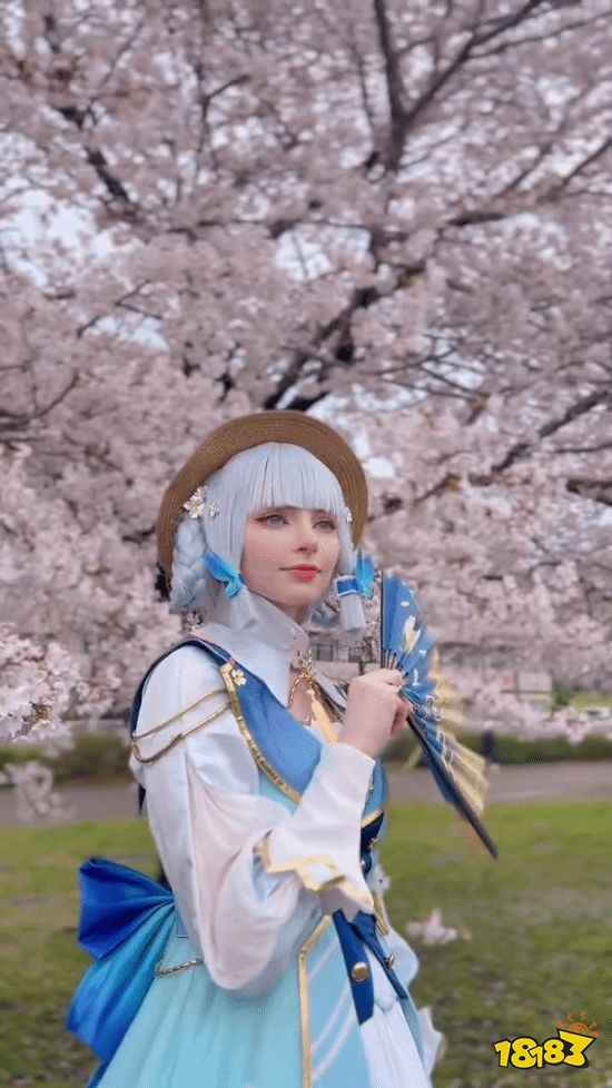 生化4碍事梨演员COS《原神》神里绫华:还有变装!
