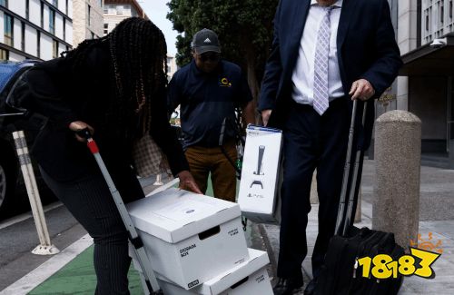 FTC法庭外混乱现场：机密文件毫无保护地被拖到法庭