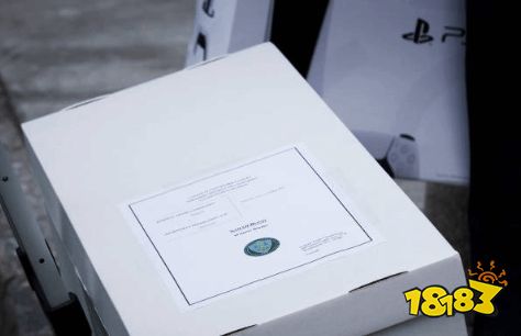 FTC法庭外混乱现场：机密文件毫无保护地被拖到法庭