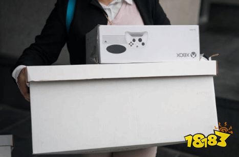 FTC法庭外混乱现场：机密文件毫无保护地被拖到法庭