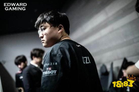 Uzi无缘世界赛登热搜 花有重开日人无再少年