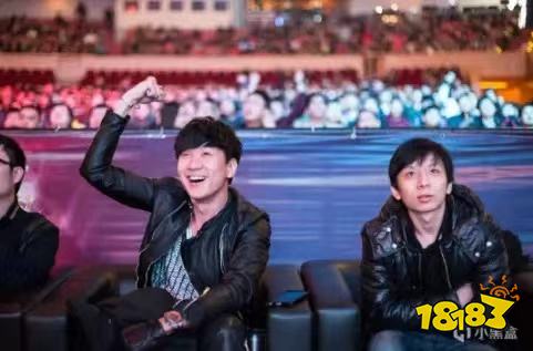 林俊杰邀请Zhou和ZSMJ打DOTA Zhou想和SMG打训练赛