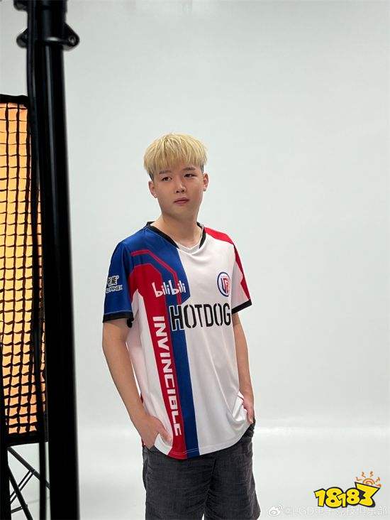 LGD Gaming起航！LGD發布新隊服定妝照