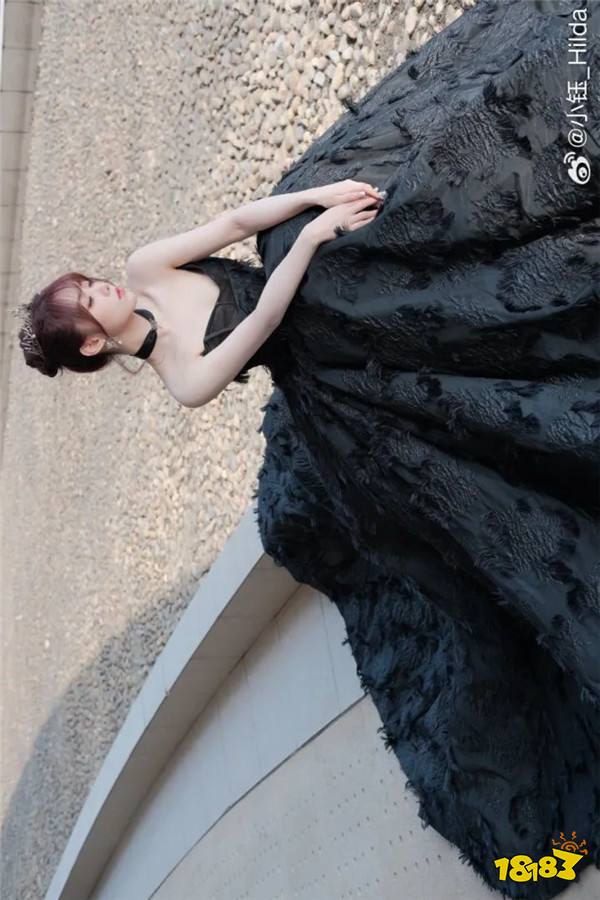 【LPL老婆】小钰全明星礼服,亮眼黑天鹅造型!