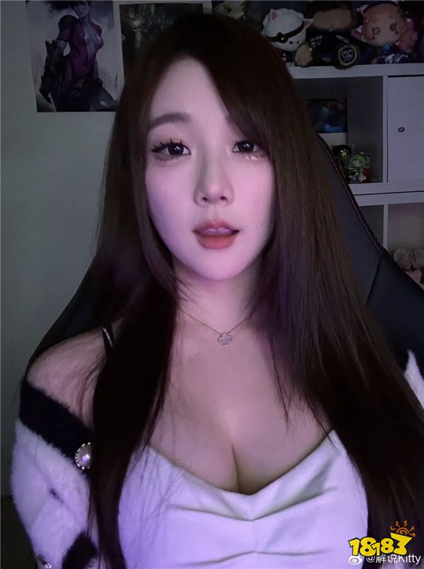 LOL资讯:新人美女解说Kitty疑似与G2AD新恋情曝光?