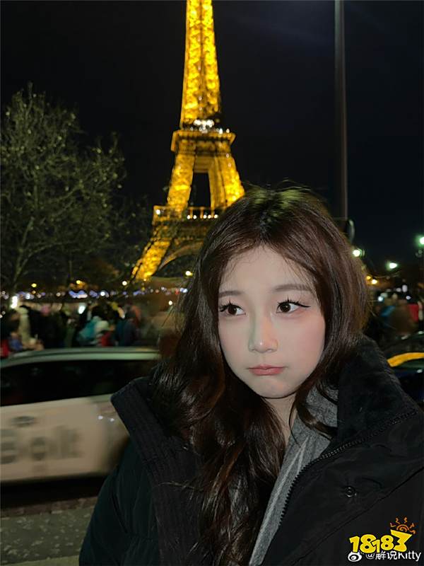 LOL资讯：新人美女解说Kitty疑似与G2AD新恋情曝光？